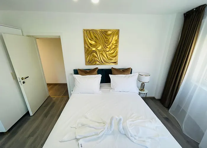 Metropole Apartments Central City
