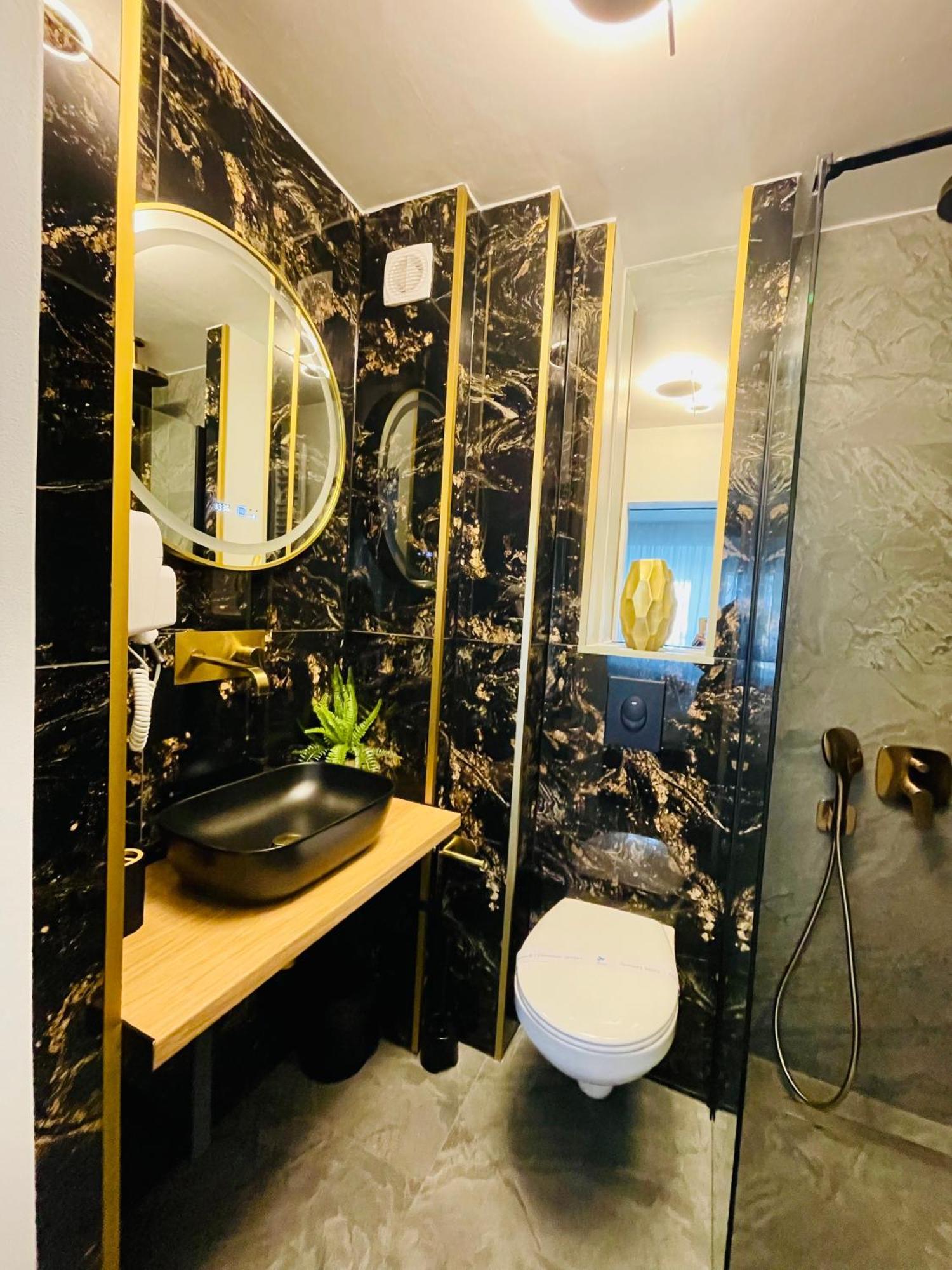 Metropole Apartment